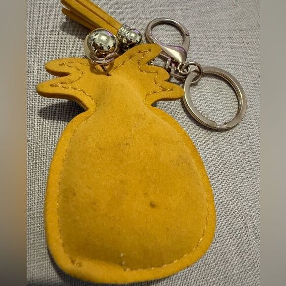 Sparkly Pineapple Keychain with Tassel & Bell Charm – Fun Summer Bag Accessory - Picture 6 of 14